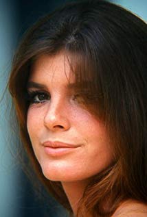 How tall is Katharine Ross?
